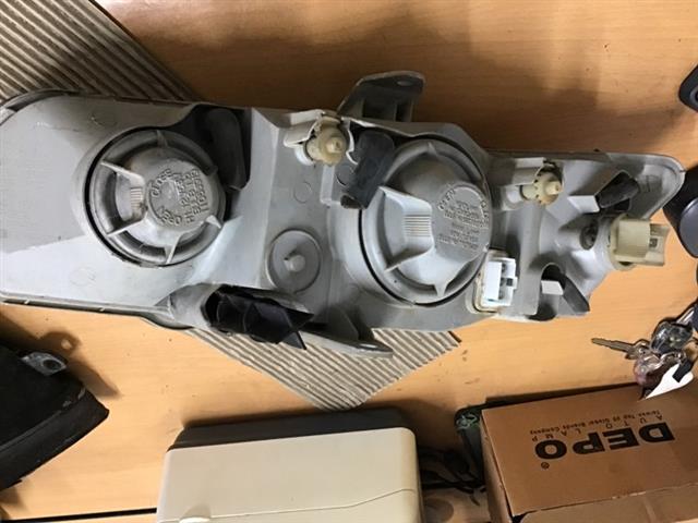 R Headlight