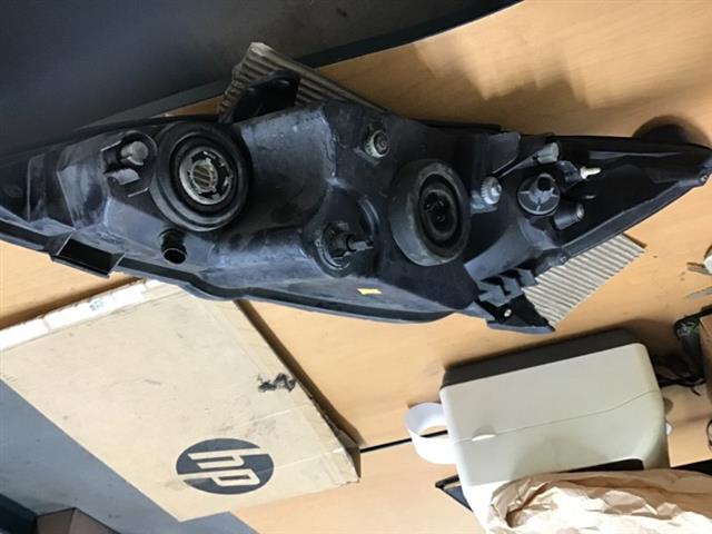 R Headlight