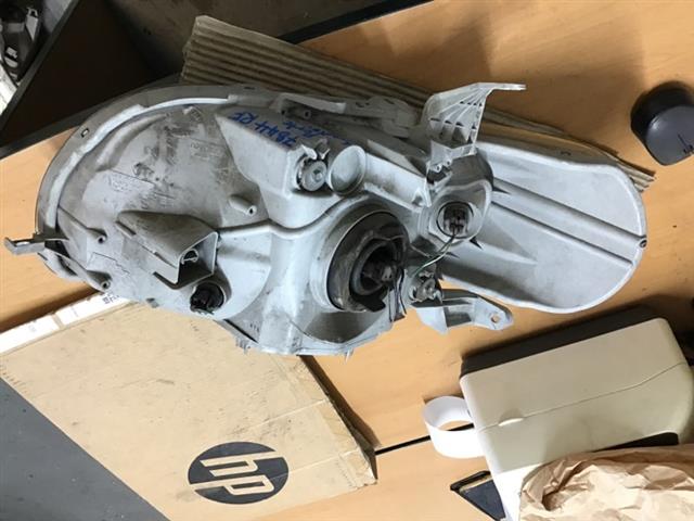 R Headlight