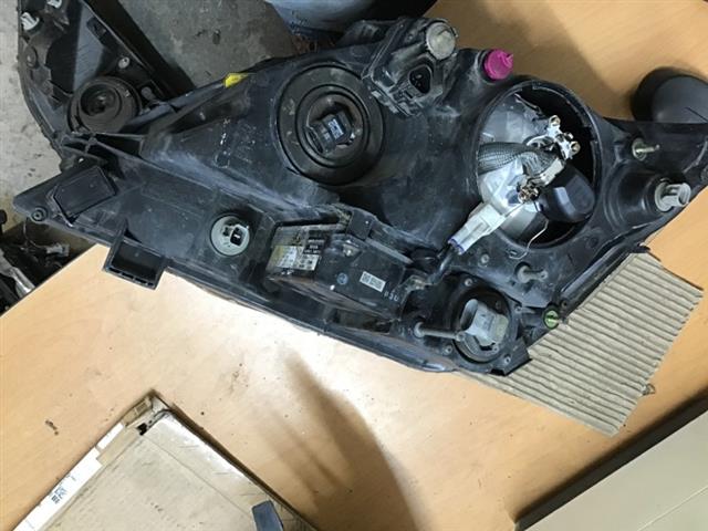 R Headlight