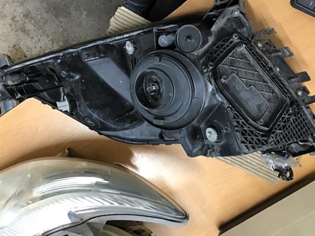 R Headlight