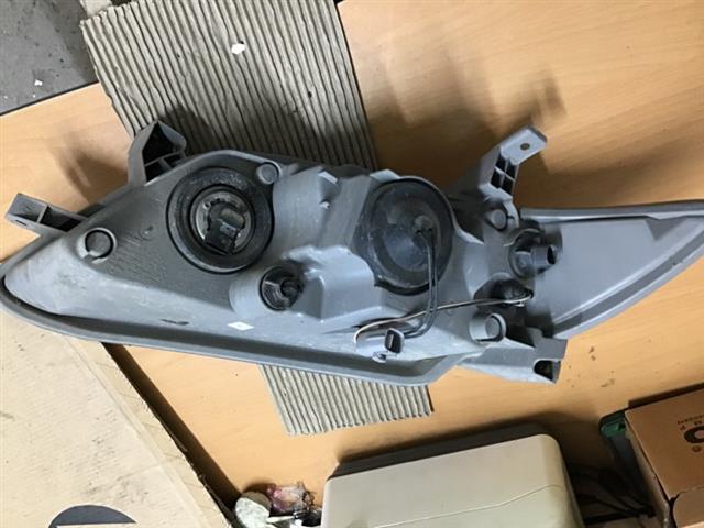 R Headlight