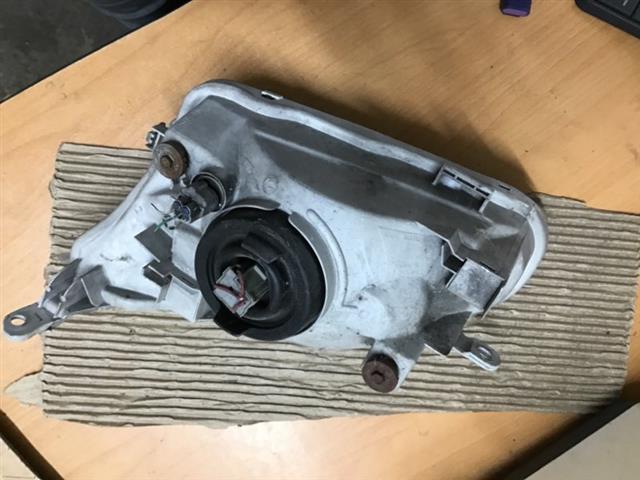 R Headlight