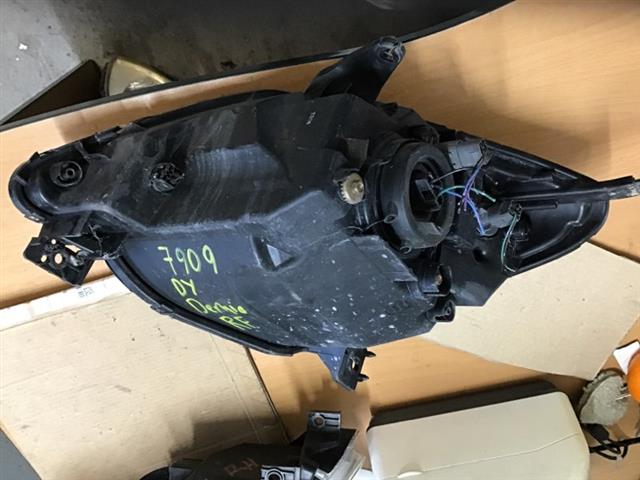 R Headlight