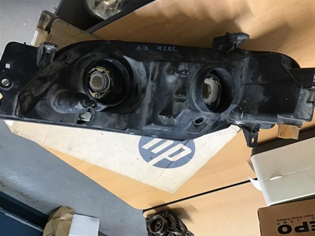 R Headlight