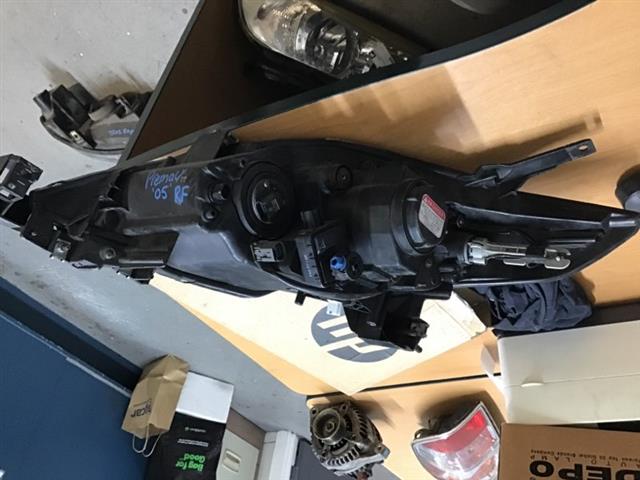 R Headlight