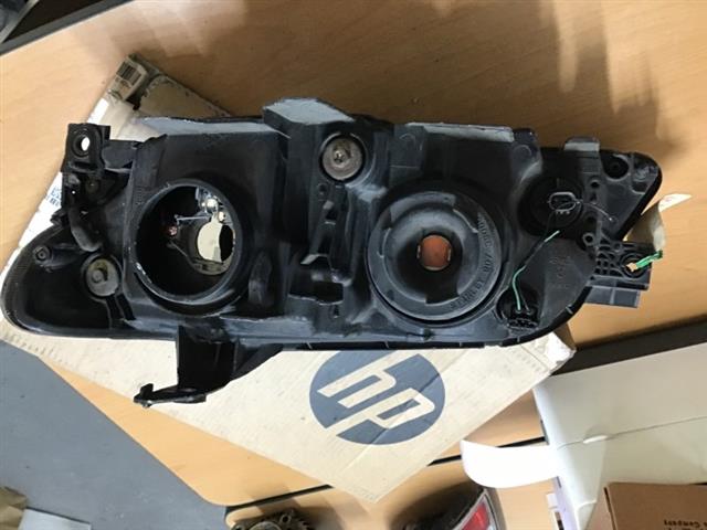 R Headlight