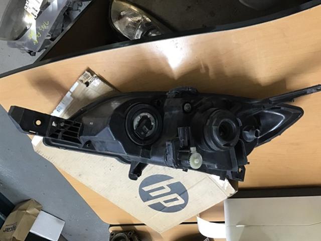 R Headlight