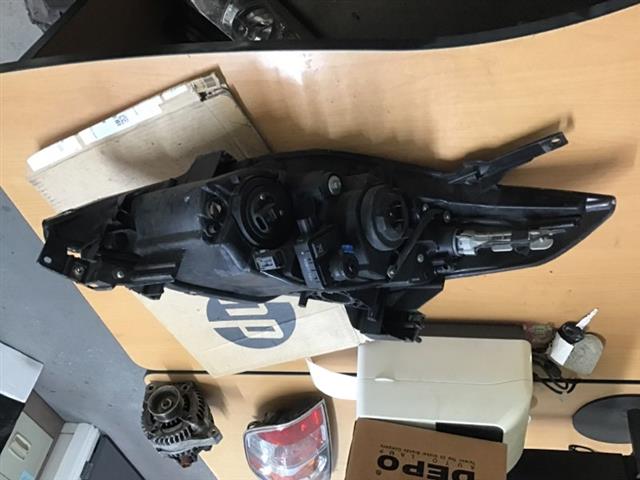 R Headlight