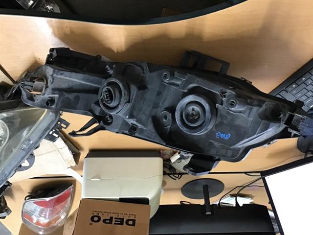 R Headlight