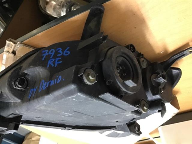 R Headlight