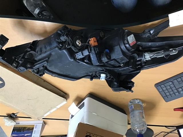 R Headlight