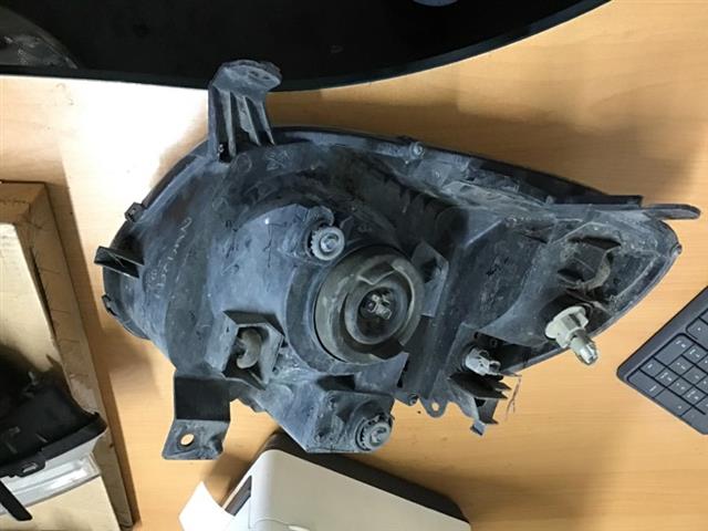 R Headlight