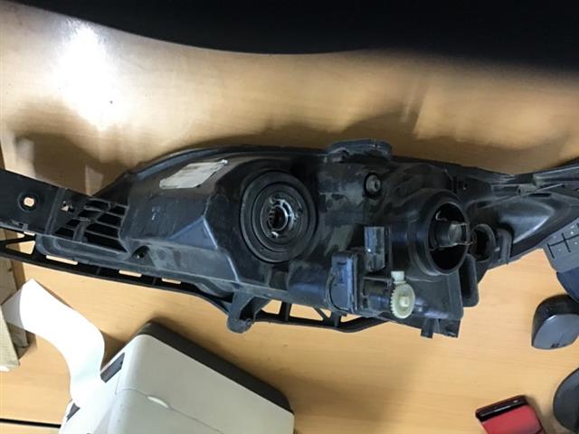 R Headlight