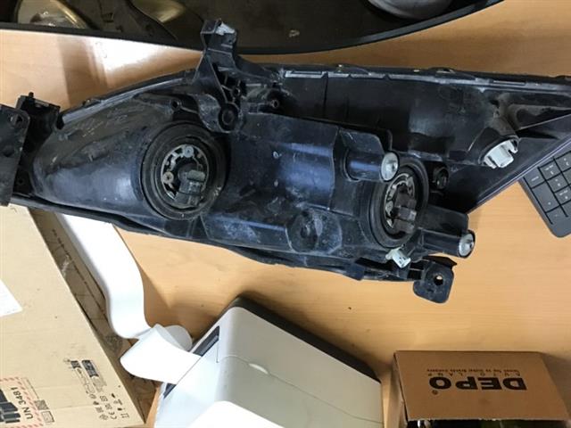 R Headlight