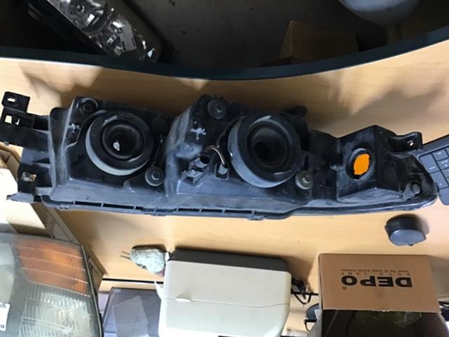 R Headlight