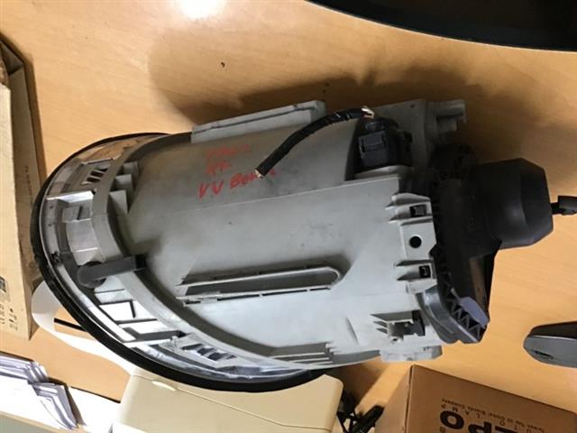 R Headlight