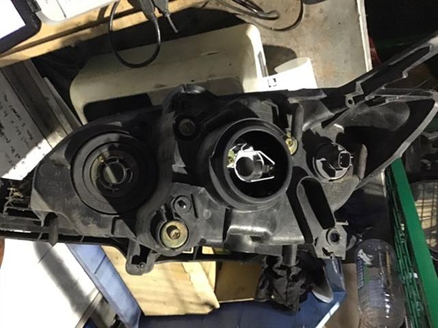 R Headlight