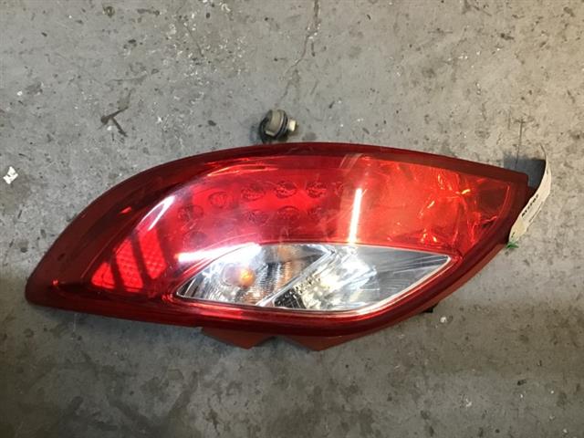 R Tail Light