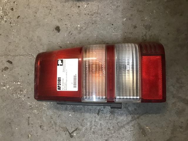 R Tail Light