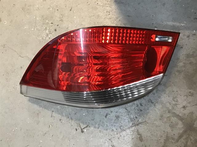 R Tail Light