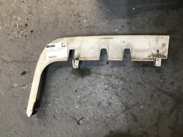 R Headlight Moulding