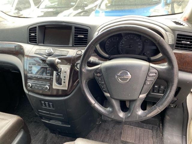 Nissan ElGrand - E51 2002-2009