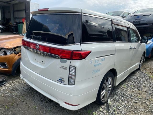 Nissan ElGrand - E51 2002-2009