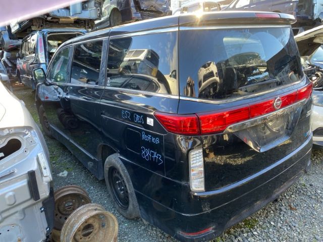 Nissan ElGrand - E51 2002-2009