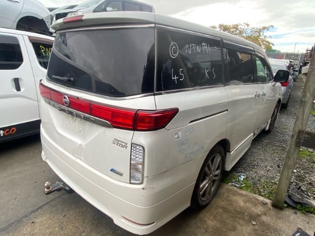 Nissan ElGrand - E51 2002-2009