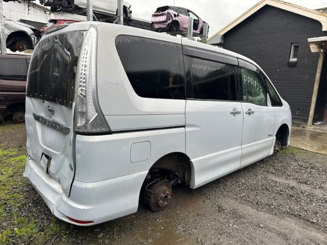 Nissan Serena - Other