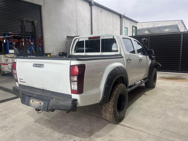 Isuzu-Comm D-Max - RF20 2017