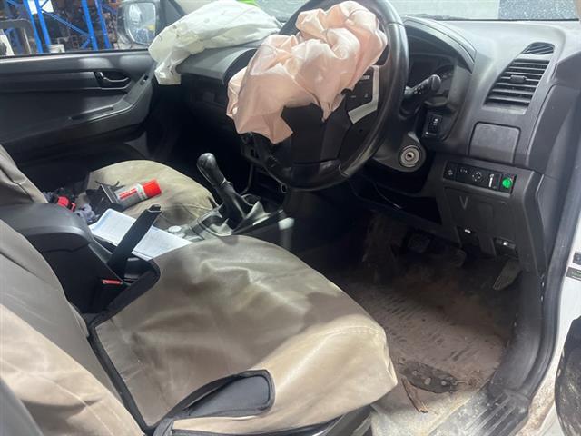 Isuzu-Comm D-Max - RF20 2017