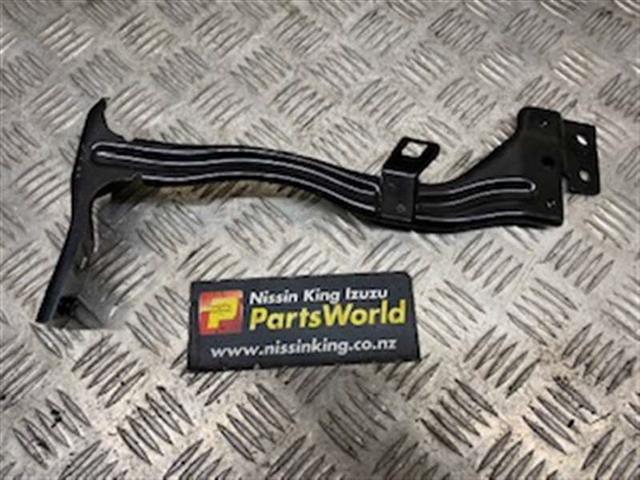 R Headlight Mount Bracket
