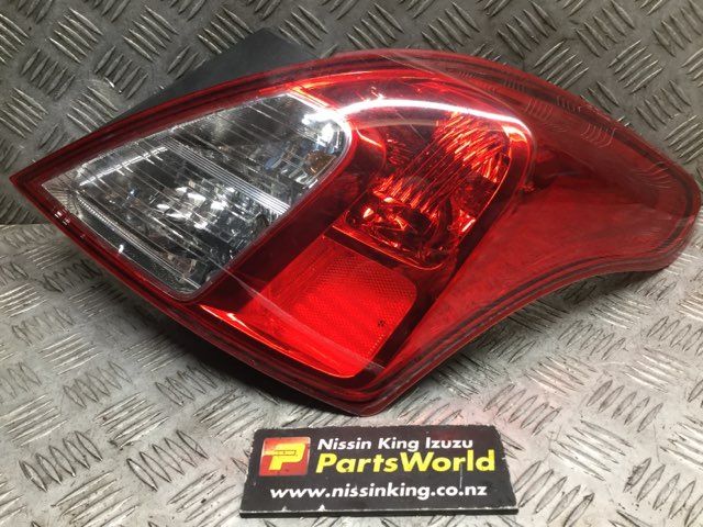 R Tail Light