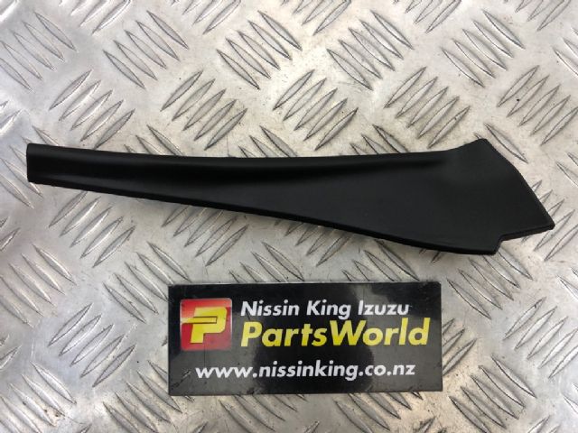 R Windscreen Mould