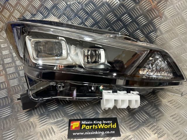 R Headlight (led)