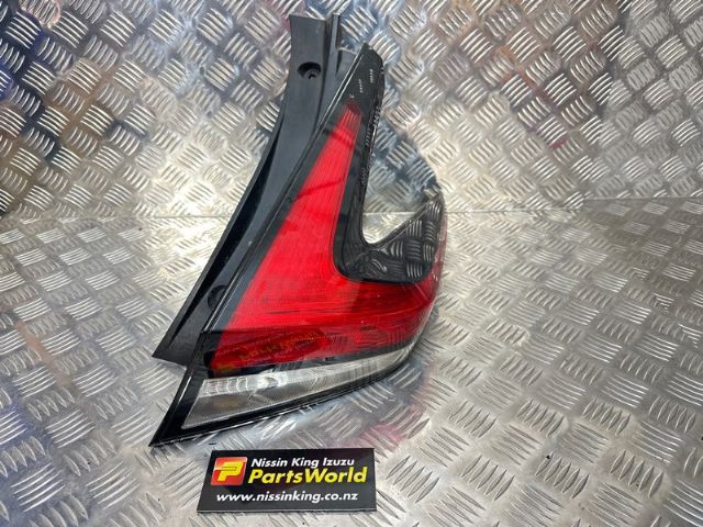 R Tail Light