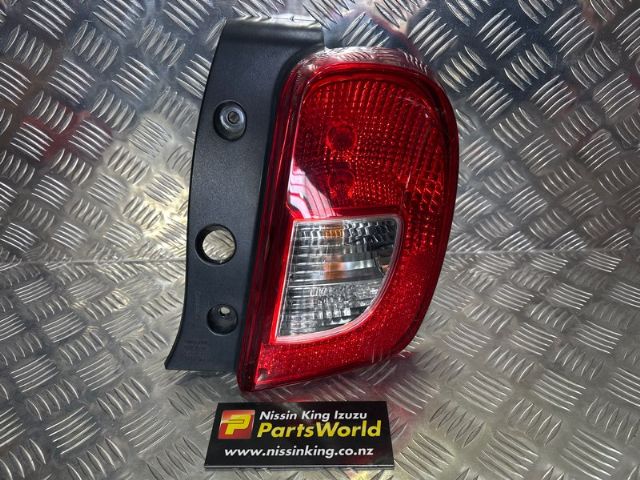 R Tail Light