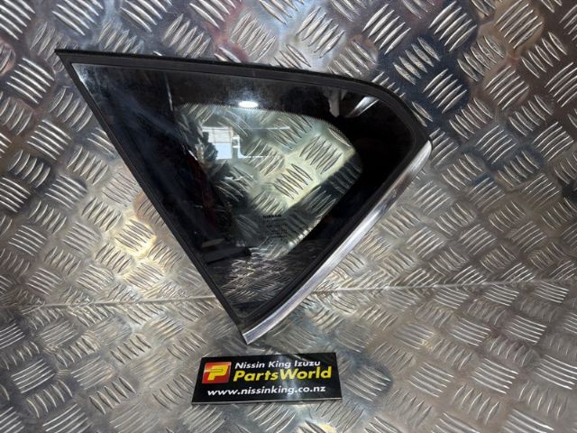Lr Cargo Glass