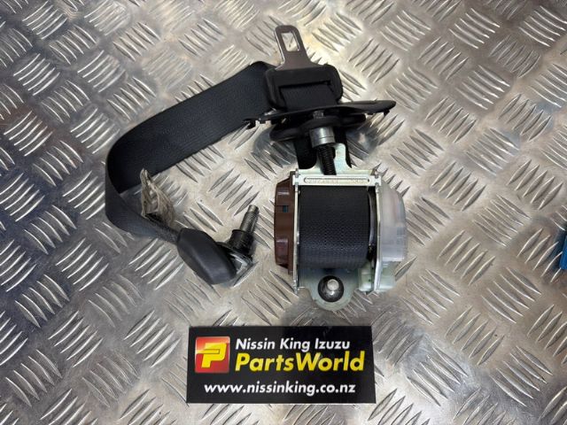 Lr Rear Seat Belt