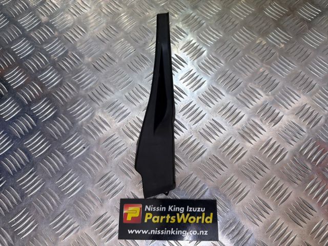 R Windscreen Mould