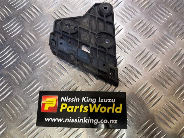 R Headlight Mount Bracket