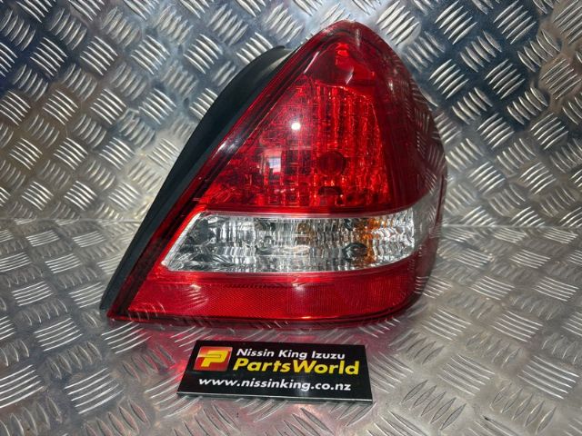 R Tail Light