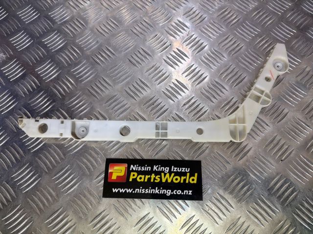 Lr Bumper Retainer