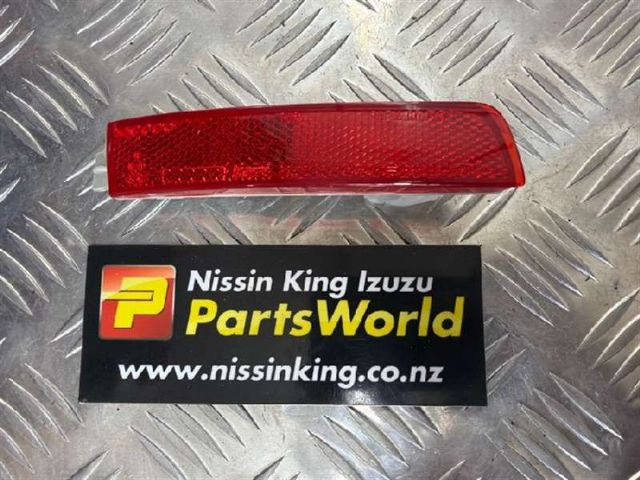 Lr Bumper Reflector