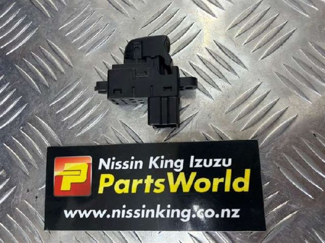 Lr Window Switch