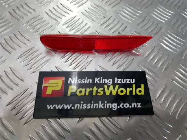 Lr Bumper Reflector