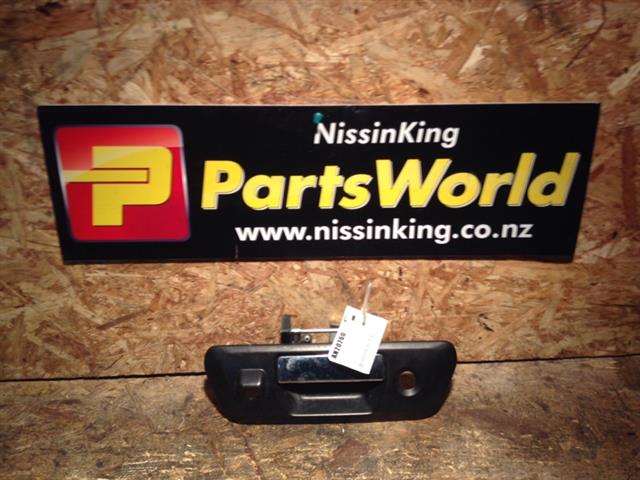 Tailgate Handle Outer