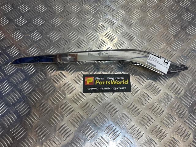 R Headlight Moulding